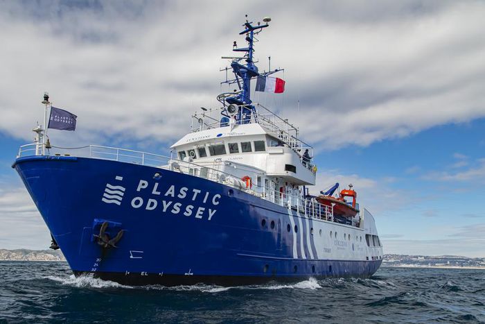 Depart de Plastic-Odyssey de la France