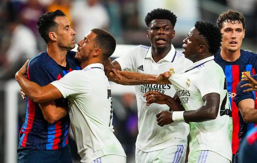 Sergio-Busquets-Eden-Hazard-Aurelien-Tchouameni-Vinicius-Jr-Barca-Real-Madrid
