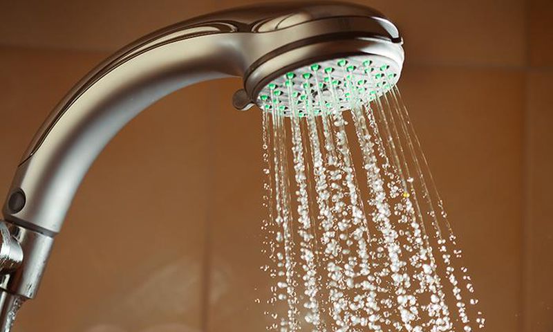 Instant hot shower head