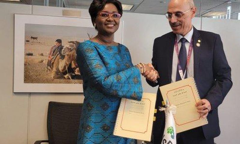 La ministre Oulimata Sarr et le Président de la Banque Islamique de Développement, SE Dr Muhammad Al Jasser