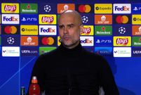 Guardiola lors d'une conférence de presse.