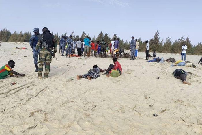 des migrants secourus par la marine nationale à Gandiole