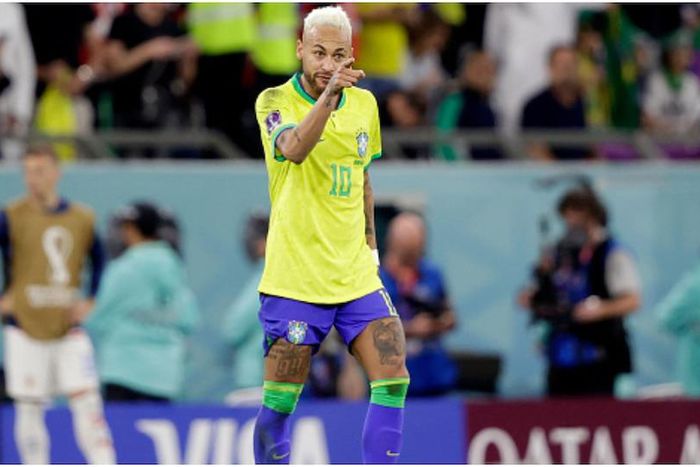 Neymar célèbre son but pendant le match entre la Croatie et le Brésil au stade Education City. Photo par David S. Bustamante. Source : Getty Images.