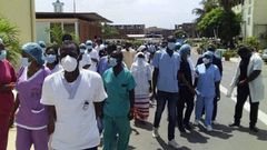 Marche des agents de santé à Thiès