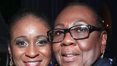 Gloria Carter (gauche) avec sa compagne Roxanne Wiltshire