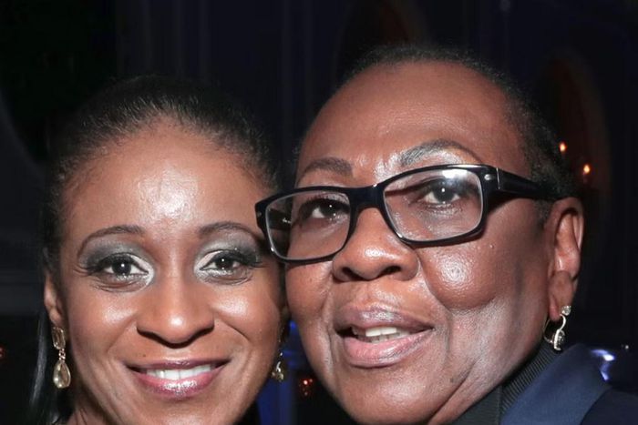 Gloria Carter (gauche) avec sa compagne Roxanne Wiltshire