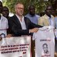Le secrétaire général de RSF, Christophe Deloire, participe à une manifestation pour la libératiob du journaliste sénégalais Pape Alé Niang