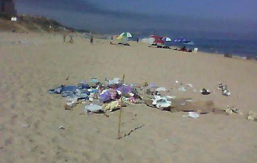 Après avoir creusé un trou de 2m, deux enfants mortellement ensevelis sur une plage