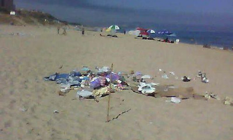 Après avoir creusé un trou de 2m, deux enfants mortellement ensevelis sur une plage