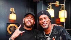 Ronaldinho (droite) et Neymar
