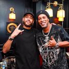 Ronaldinho (droite) et Neymar