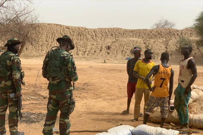 Orpailleurs etrangers à Kedougou