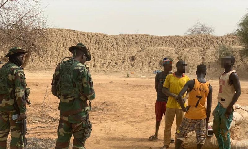 Orpailleurs etrangers à Kedougou