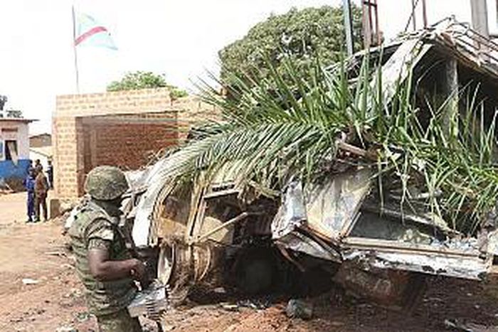 un camion chute dans un ravin