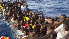 EXPLOSION D'UNE EMBARCATION : 39 MIGRANTS SAUVÉS, LES RECHERCHES SE POURSUIVENT