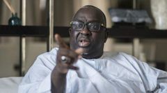 Papa Massata Diack, le fils de l’ex-président de la fédération internationale d’athlétisme Lamine Diack, dans sa maison à Dakar, le 7 février 2017