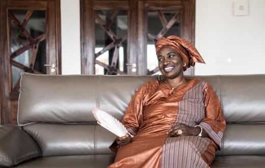 Aminata Touré, ancienne première ministre du Sénégal et députée entrante, chez elle à Dakar, le 8 septembre 2022. JOHN WESSELS / AFP