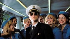 L'acteur Léonardo Di Caprio incarne le jeune excroc 'Frank Abagnale Jr' dans 'Arrête-moi si tu peux' de Steven Spielberg (illustration)