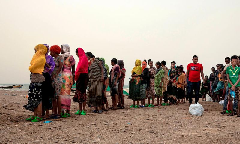 Des migrants éthiopiens arrivent sur la côte du Yémen. Les personnes qui tentent de rejoindre l'Arabie saoudite par cette route ont signalé des tirs massifs des forces frontalières du royaume © Nariman El-Mofty/AP