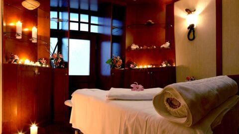 Salon massage illustration