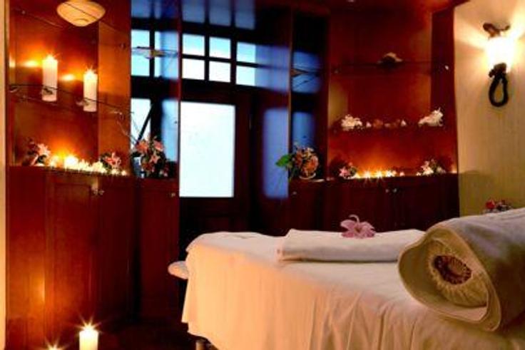 Salon massage illustration