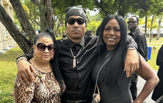 Un rappeur emmène sa mère et sa grand-mère dans un club de strip-tease Joyeuse fête des mères à mes reines Photo lilmeechbmf  Instagram (1)