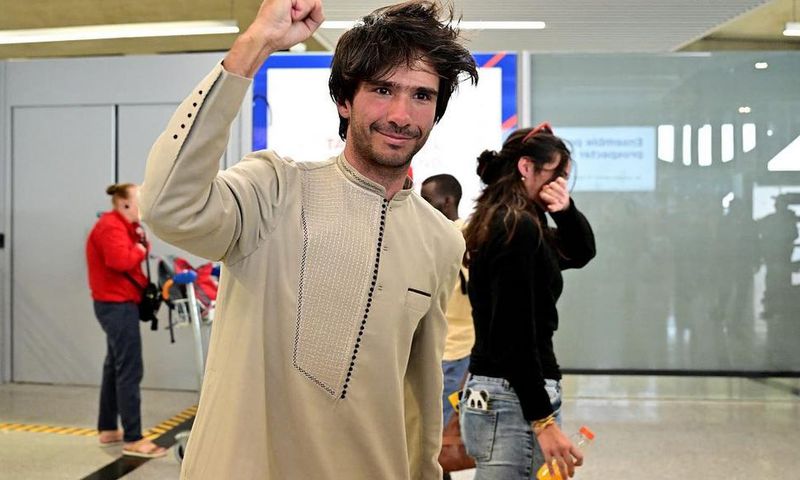 Juan Branco à son arrivée en France, le 8 août 2023