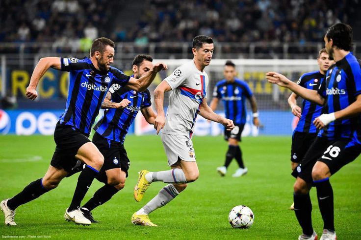 Robert Lewandowski lors d'Inter-Barca, le 12 octobre 2022