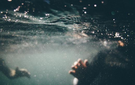 noyade-tim-marshall-unsplash