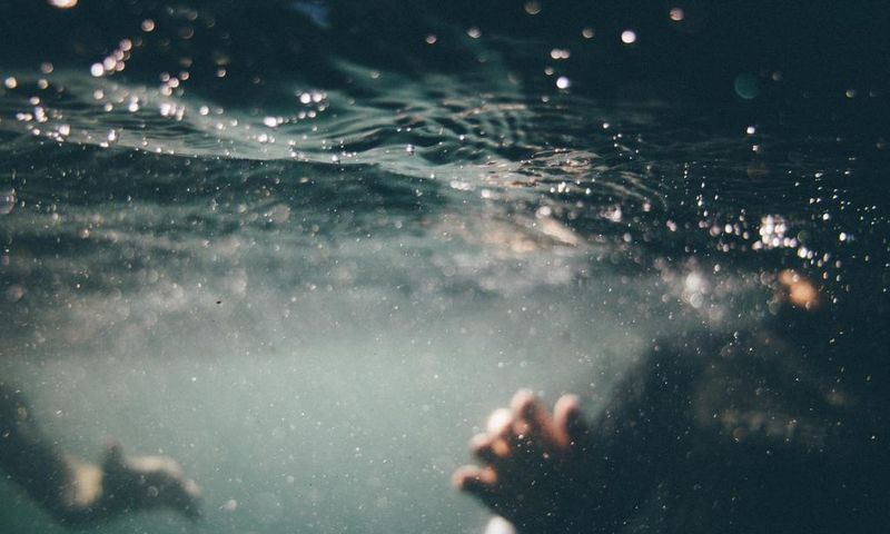 noyade-tim-marshall-unsplash