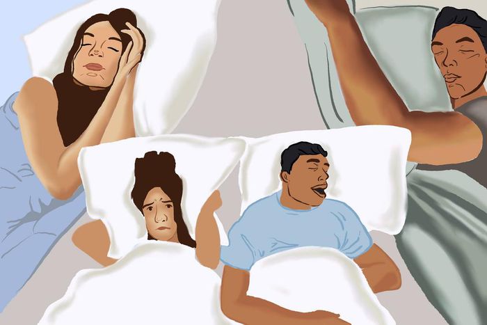 Couple dormant séparément par Haylee Bohm / The Michigan Daily