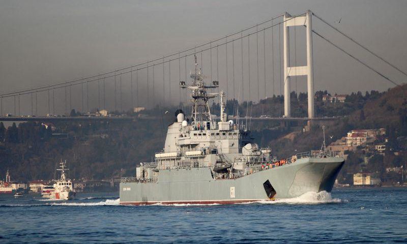 L'Ukraine affirme avoir détruit un navire russe en mer Noire h