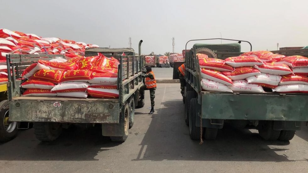 Camions d'aide élémentaire pour les ménages vulnérables au Sénégal
