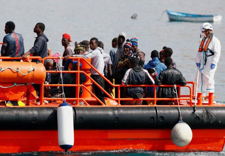 Des migrants secourus par la Marine royale marocaine