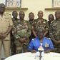 Le colonel major Amadou Abdramane (au centre), annonce sa prise de pouvoir du pays, le mercredi 26 juillet 2023, à Niamey AP
