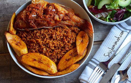 There are different ways to cook jollof rice but this takes the cake!