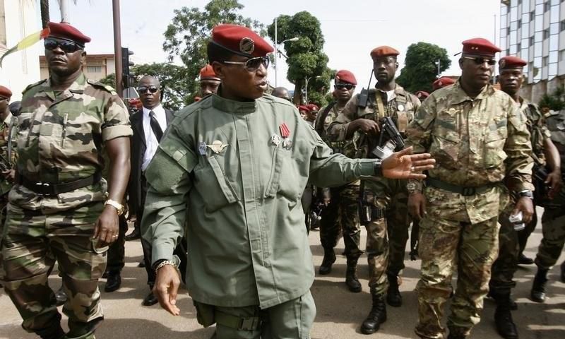 Captain Moussa Dadis Camara (C) at Martyrs Place in Conakry October 2, 2009, during celebrations commemorating the Republic of Guinea's independence day. REUTERS/Luc Gnago