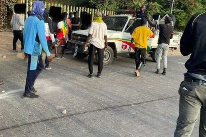 La police disperse patriotes réunis devant le domicile de Sonko