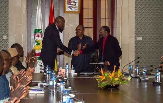 Signature de l'accord de paix à Banjul entre l'État du Sénégal et le MFDC