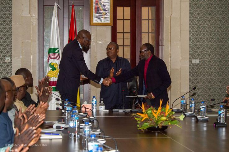 Signature de l'accord de paix à Banjul entre l'État du Sénégal et le MFDC
