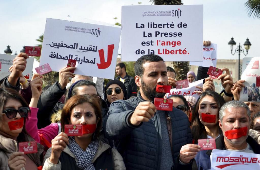 Tunisie 2 journalistes maintenus en détention provisoire