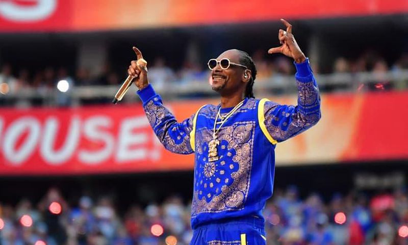 Snoop Dogg lors de sa prestation à la mi-temps du Super Bowl, au SoFi Stadium d'Inglewood, le 13 février 2022. - Frederic J. Brown - AFP