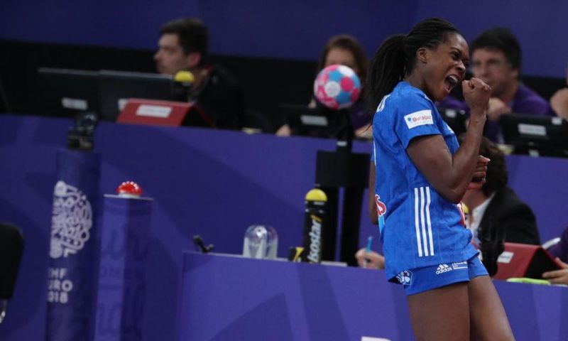 GNONSIANE NIOMBLA, HANDBALLEUSE, EX-BLEUE