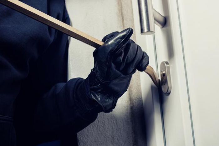 Cambrioleur effraction