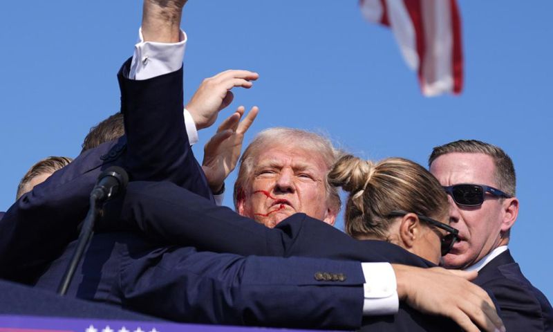 Donald Trump reçoit une balle