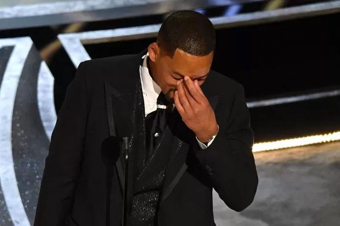 Will Smith en pleurs après avoir reçu l'Oscar du meilleur acteur Il a été récompensé quelques minutes à peine après avoir frappé Chris Rock - AFP