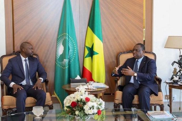 Ousmane Sonko répond à l'appel du président Macky Sall pour lutter contre la pandémie de Covid-19 en mars 2020