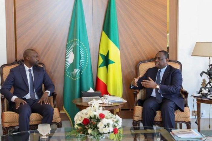 Ousmane Sonko répond à l'appel du président Macky Sall pour lutter contre la pandémie de Covid-19 en mars 2020