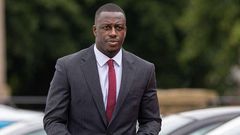 Benjamin Mendy à l'entrée du tribunal
