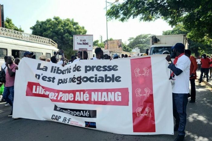 Manifestation de la Presse au Senegal pour la libération du journaliste Pape Alé Niang